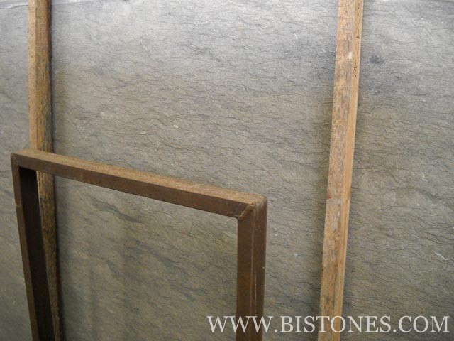 Lanhelin Slabs